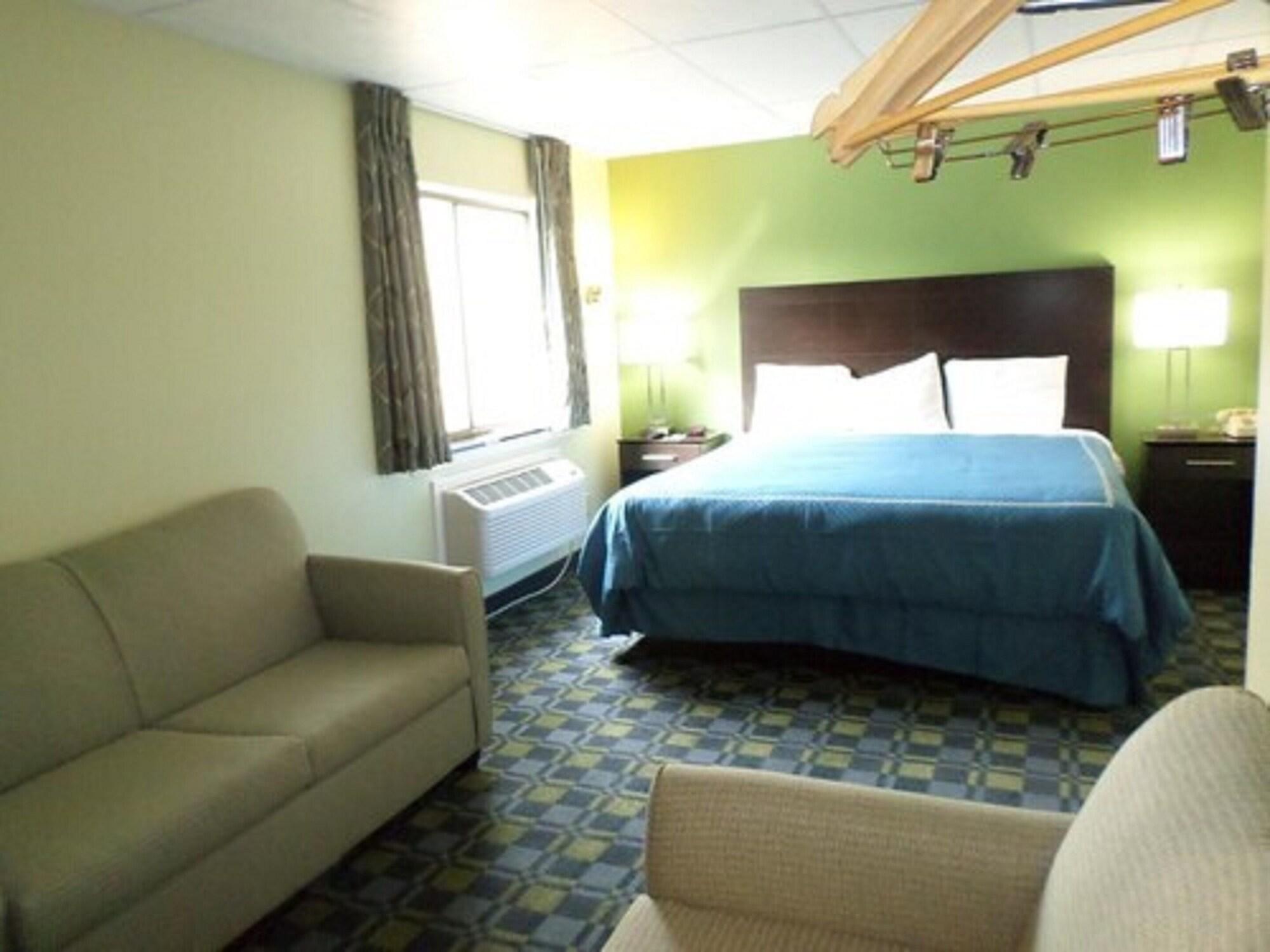 Travelodge By Wyndham Cleveland Lakewood Exterior foto