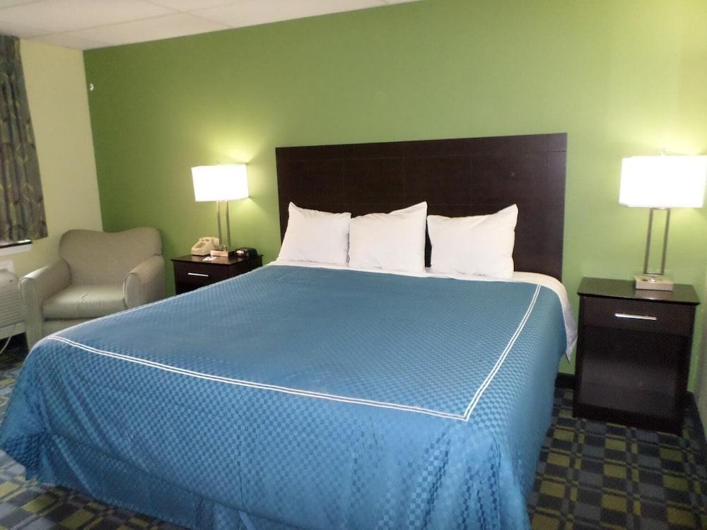Travelodge By Wyndham Cleveland Lakewood Exterior foto