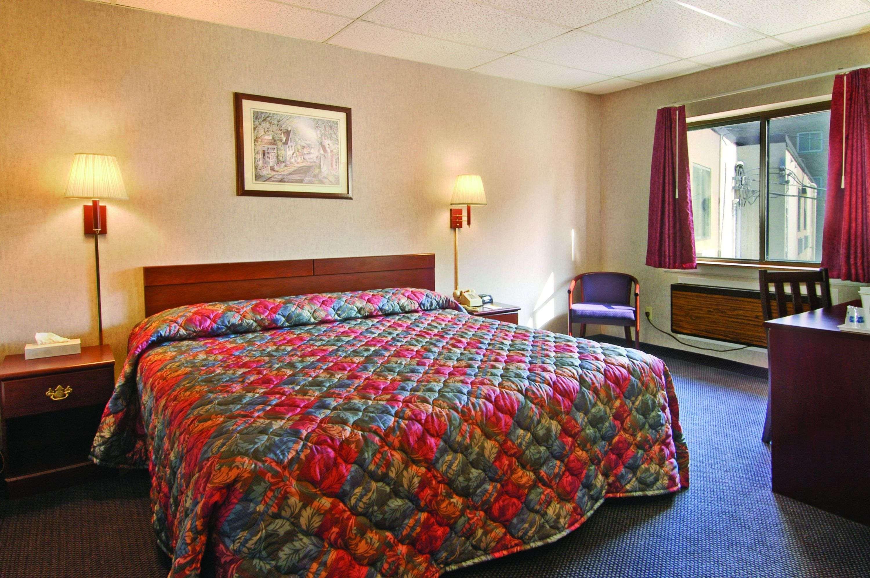 Travelodge By Wyndham Cleveland Lakewood Zimmer foto