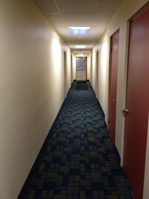 Travelodge By Wyndham Cleveland Lakewood Exterior foto